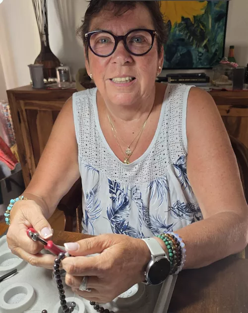 Hier siehst du mich beim "Fädeln"